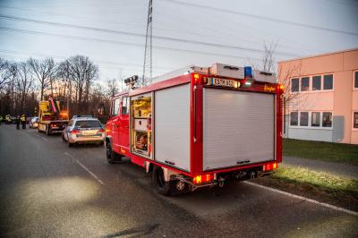 Holzmaden: Golf faehrt auf abbiegenden Bmw auf - 1 Verletzte